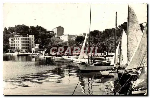 Cartes postales moderne La Cote d&#39Azur Bandol Un Coin Du Port Bateaux