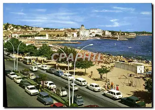 Cartes postales moderne Frejus Saint Raphael Une Plage De Frejus Dans le fond St Raphael