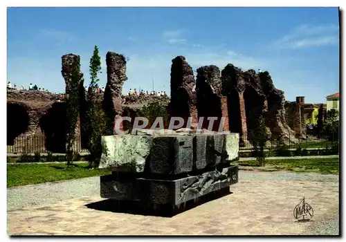 Cartes postales moderne La Cote d'Azur Frejus Les Arenes Romaines Et le gisant Barrage de Malpasset