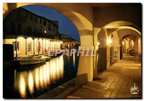 Cartes postales moderne Port Grimaud La Cite Lacustre Le long des canaux la nuit