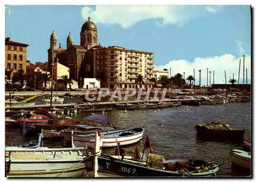 Cartes postales moderne Saint Raphael Un Coin du Port et la Cathedrale