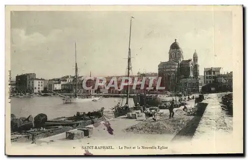 Cartes postales Saint Raphael Le Port et la Nouvelle Eglise Bateaux