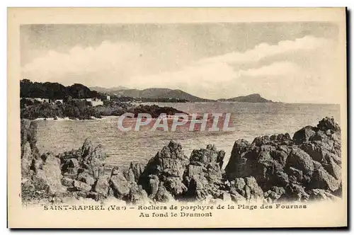 Cartes postales Saint Raphael Rochers de porphyre de la Plage des Fournas Au fond le Dramont