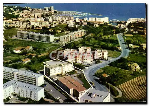 Cartes postales moderne Saint Maxime Au loin St Tropez