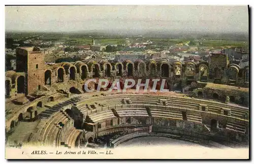 Ansichtskarte AK Arles Les Arenes et la Ville