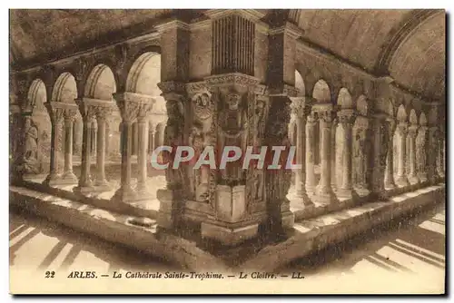 Cartes postales Arles La cathedrale Saint Trophime Le cloitre