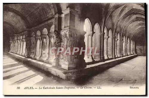 Ansichtskarte AK Arles La Cathedrale Sainte Trophime Le cloitre