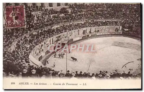 Ansichtskarte AK Arles Les arenes Course de taureaux Corrida