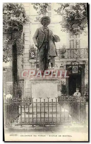 Cartes postales Arles Colonnes Du Forum Statue De Mistral