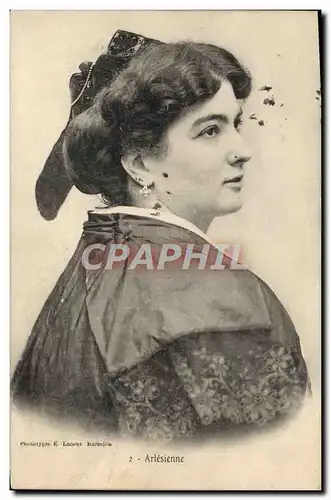 Cartes postales Arles Arlesienne Femme Folklore