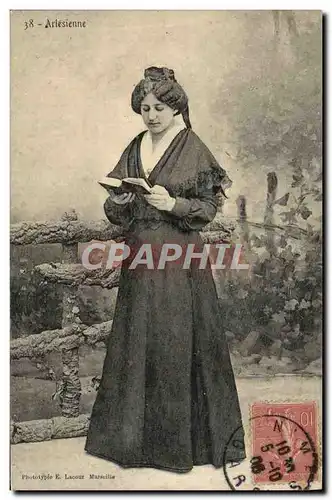 Cartes postales Arles Arlesienne Femme Folklore