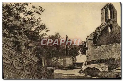 Ansichtskarte AK les Baux place de l&#39eglise et chapelle des penitents