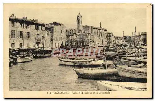 Ansichtskarte AK Martigues Canal St Sebastien et la Cathedrale Bateaux