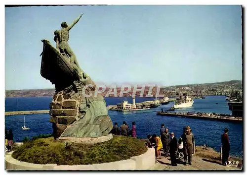 Cartes postales moderne Marseille Le Monument aux Morts de la Mer Bateau