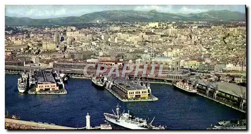 Ansichtskarte AK Marseille Vue Generale de L&#39Entree du Bassin de la Joliette et la Cathedrale