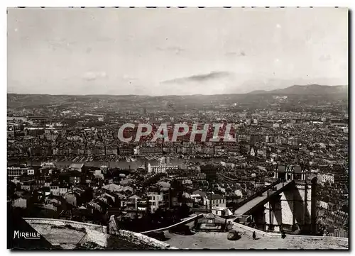 Cartes postales moderne Marseille Vue Generale de Notre Dame de la GArde