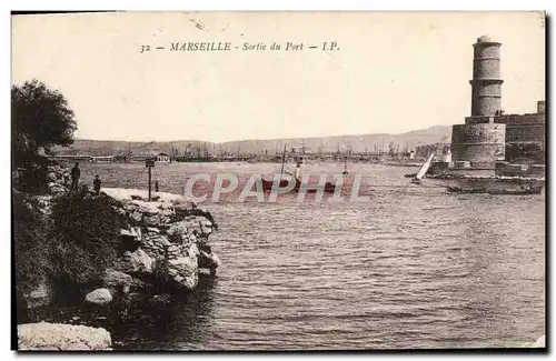 Ansichtskarte AK Marseille Sortie du Port Bateau