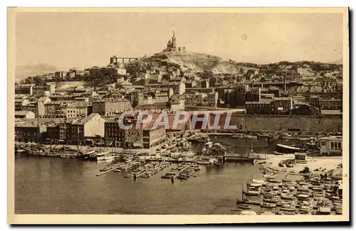 Ansichtskarte AK Marseille Vue sur N D de la Garde et le Bassin de Carenage Bateaux