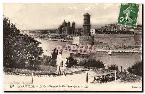 Cartes postales Marseille La Cathedrale et le Fort Saint Jean