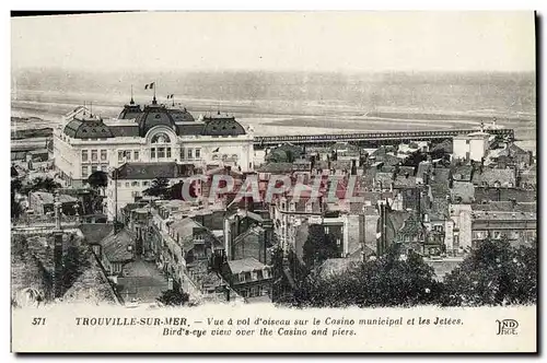 Ansichtskarte AK Trouville sur Mer Vue a vol d&#39oiseau sur le Casino municipal et les Jetees