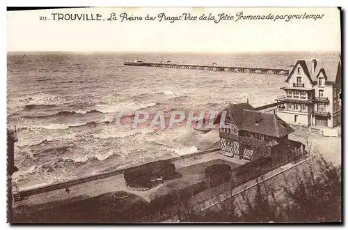 Cartes postales Trouville La Reine des Plages Vue de la Jetee Promenade par gras temps