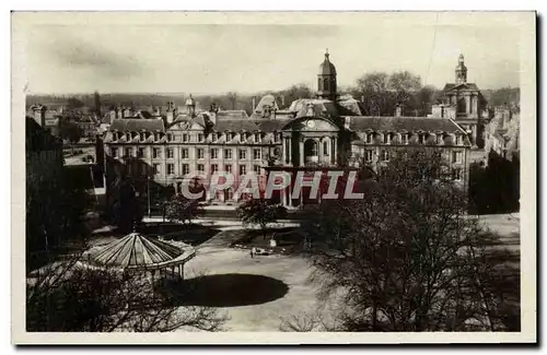 Cartes postales Caen Vue sur l&#39hotel de ville et le square place de la republique