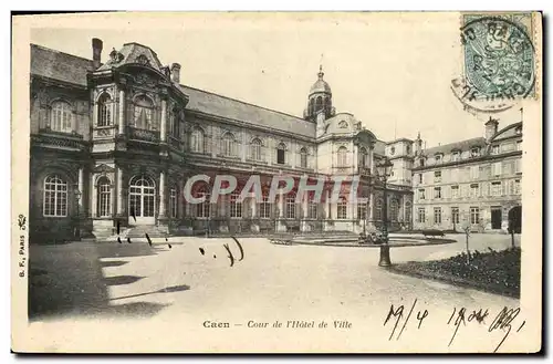 Ansichtskarte AK Caen Cour de l&#39Hotel de ville