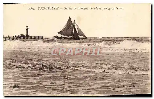 Cartes postales Trouville La reine des plages sortie de barque de peche par gros temps Bateau