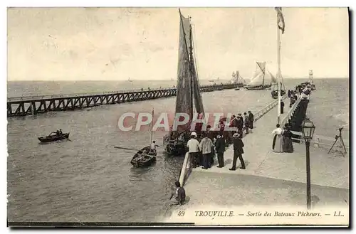 Ansichtskarte AK Trouville sortie des bateaux pecheurs Peche Bateau