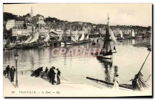 Cartes postales Trouville Le port Bateaux