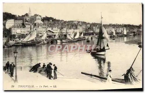 Cartes postales Trouville Le port Bateaux