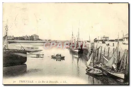 Ansichtskarte AK Trouville Le bac de Deauville Bateaux