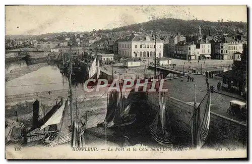 Ansichtskarte AK Honfleur Le Port et la Cote Saint Leonard Bateaux