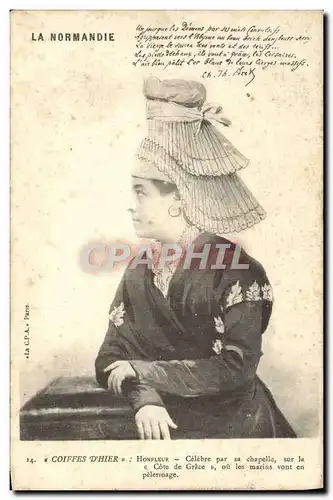 Ansichtskarte AK Honfleur Coiffes d&#39hier Folklore Costume