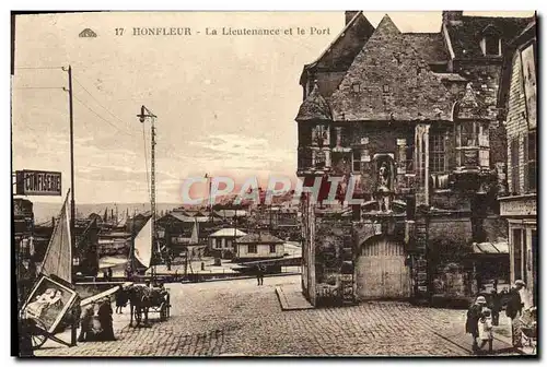 Ansichtskarte AK Honfleur La Lieutenance et le Port Confiserie