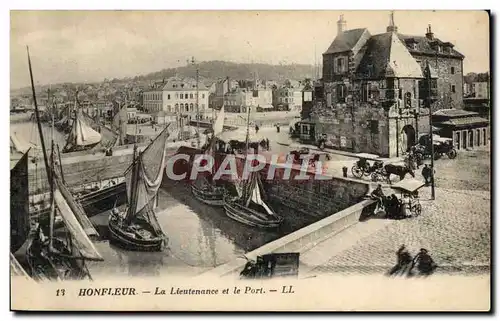 Cartes postales Honfleur La Lieutenance Bateaux