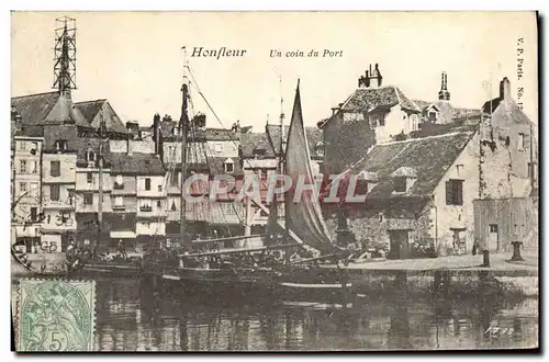 Ansichtskarte AK Honfleur Un coin du Port Bateaux