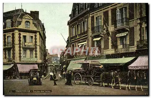 Cartes postales Trouville La rue des bains Automobile