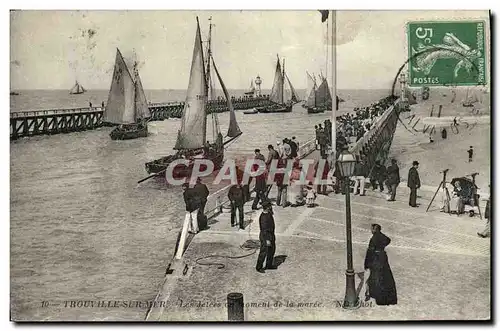 Cartes postales Trouville Les jetees au moment de la maree Bateaux