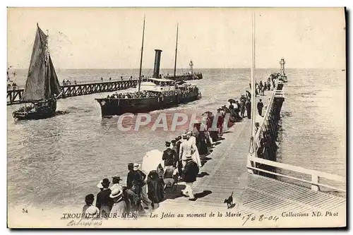 Cartes postales Trouville Les jetees au moment de la maree Bateaux