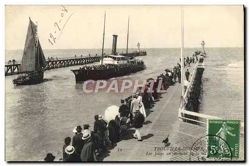 Cartes postales Trouville Sur Mer les jetees au moment de la maree Bateaux