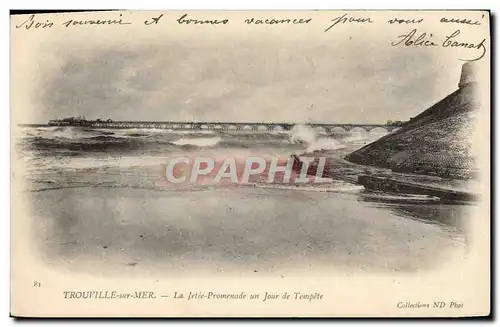 Cartes postales Trouville Sur Mer La jetee promenade un jour de tempete