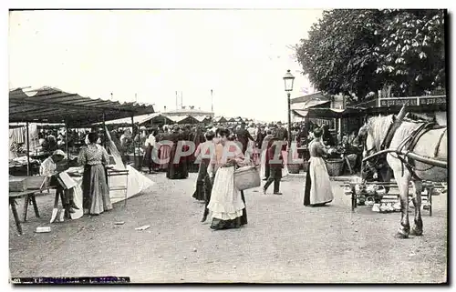 Cartes postales Trouville Le marche Cheval