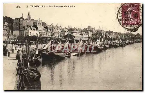 Cartes postales Trouville Les Barques de peche Bateaux