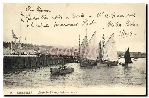 Cartes postales Trouville Sortie des bateaux pecheurs Bateaux