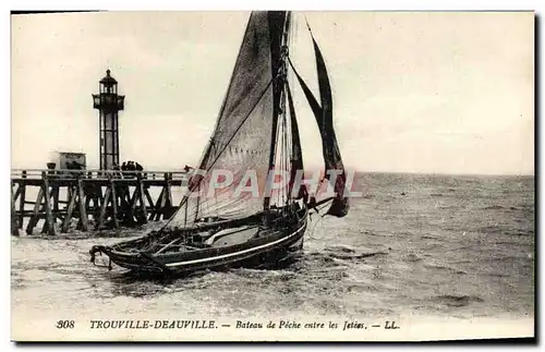 Ansichtskarte AK Trouville Deauville bateau de peche entre les jetees