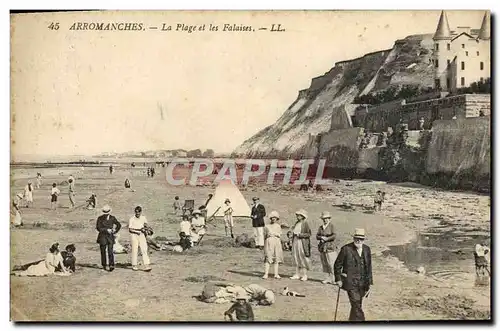 Ansichtskarte AK Arromanches La plage et les falaises