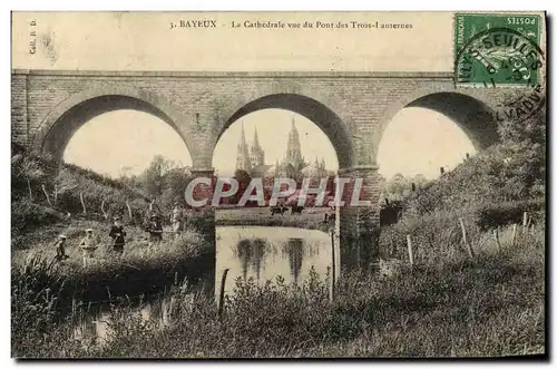 Cartes postales Bayeux La cathedrale vue du pont des trois lanternes Enfants Peche pecheurs