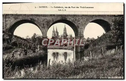 Cartes postales Bayeux le cathedrale vue du pont des trois lanternes Peche Pecheurs Enfants