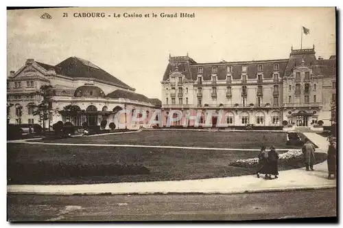 Cartes postales Cabourg Le Casino et le Grand Hotel